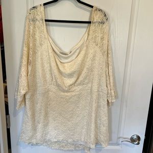 Women’s Avenue 3/4 sleeve lace blouse. Plus size 30/32.